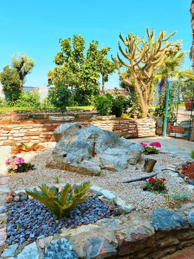 Kalamata Garden Suite Exteriör bild